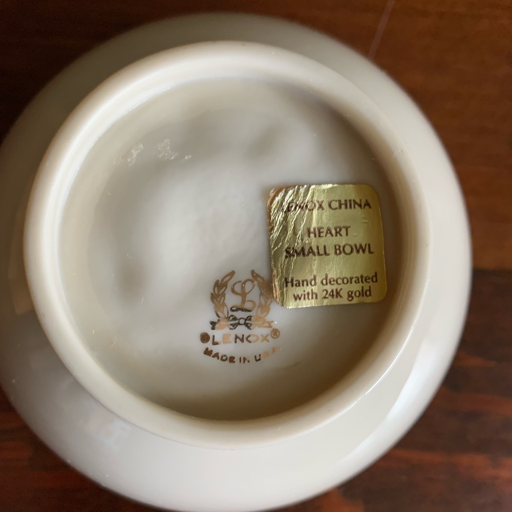Lenox Hearts Collection Footed Small 24K Gold Trim Bowl - Picture 10 of 13